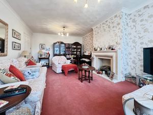 Living room- click for photo gallery